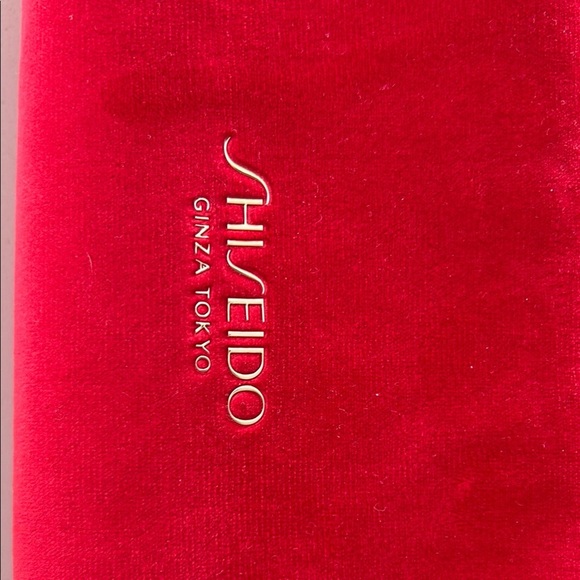 ✨HOST PICK✨Shiseido Red Key Card Holder Luxurious Velvet Accessory NWOT - Picture 2 of 6